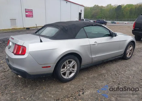 2011 Ford Mustang V6 z USA, uszkodzony, nr VIN 1ZVBP8EM1B5129351